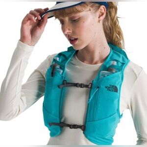 The North Face Women's Sunriser Run Vest 8 in Galactic Blue/Deep Teal Sz Small!